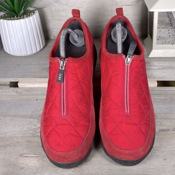 Lands End Red Nylon Zipper Quilted Shoes Mocs Mules Waterproof Size 10 - Picture 2 of 6